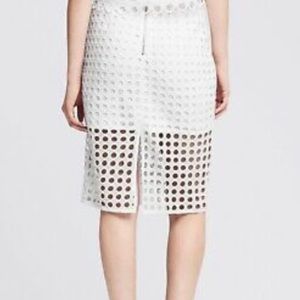 🎉HP🎉 Banana Republic White Eyelet Pencil Skirt
